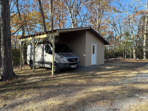 Starry Night Retreat cabin w/ 2 bedroom plus loft retreat on 5 acres of solitude