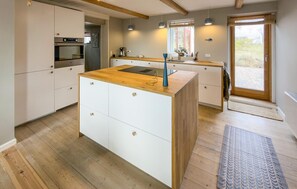 Frigorífic, forn, placa de cuina i rentaplats 