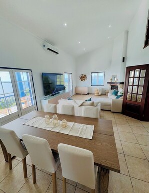 Interior - Island View Retreat - 3 Bedroom Villa in Feteira (Feteira)