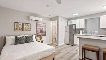 Strykejern/-brett, wi-fi og sengetøy