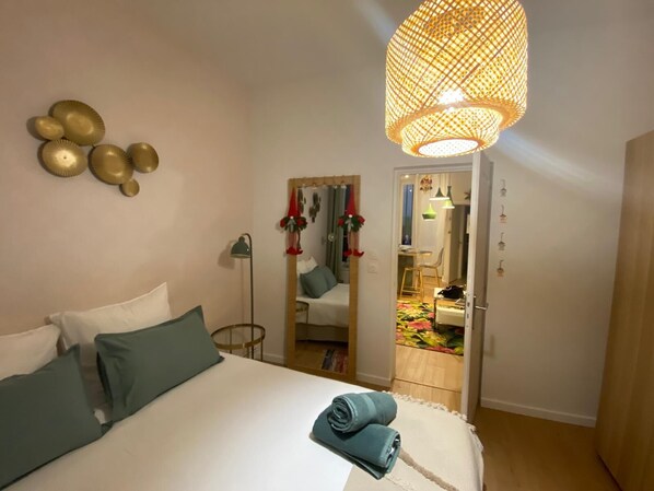 1 bedroom, internet, bed sheets