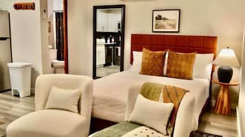 Bureau, fer et planche Ă repasser, lit parapluie, Wi-Fi