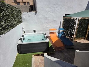 Bain à remous extérieur