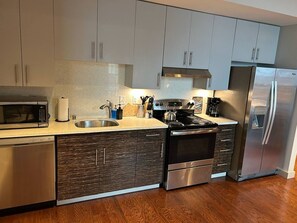 Private kitchen - Whiskey Row - 1 Min to Yum - Sleeps - 4 Studio (Louisville)