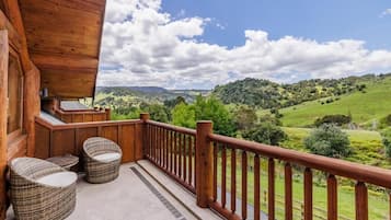 Luxury Double Room, Mountain View | Property grounds