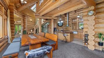 Luxury Studio, Mountain View | Dining