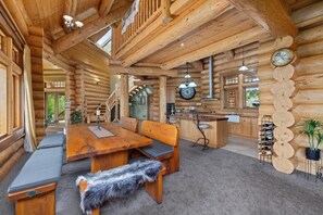 Luxury Studio, Mountain View | Dining - Yellowstone Lodge New Zealand (Ōkaihau)
