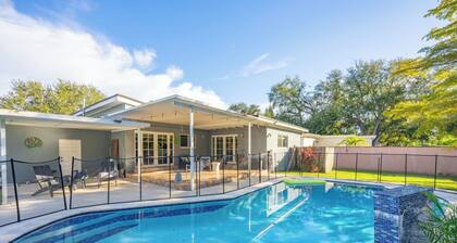 Ravenville Home and Pool - 3-bedroom house with AC in charming Miami Springs