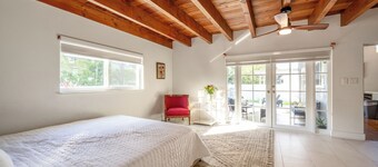 Ravenville Home and Pool - 3-bedroom house with AC in charming Miami Springs