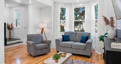 Stunning 4-bedroom house with 2 living areas perfect for relaxing stays