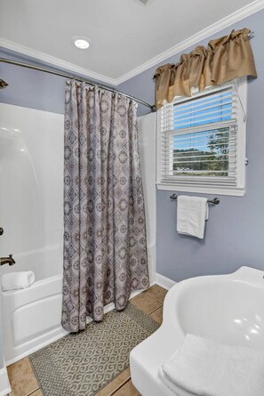 Hair dryer, towels - Pond View Retreat | Bright & Spacious 3BR (West Columbia)