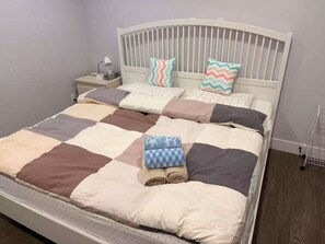 2 chambres, fer et planche à repasser, Wi-Fi gratuit, draps fournis