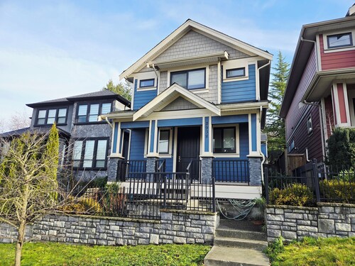 Quiet 2-Bedroom Garden Suite