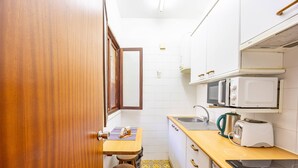 Private kitchen - Vila Gama - Azálea Apartment (Machico)