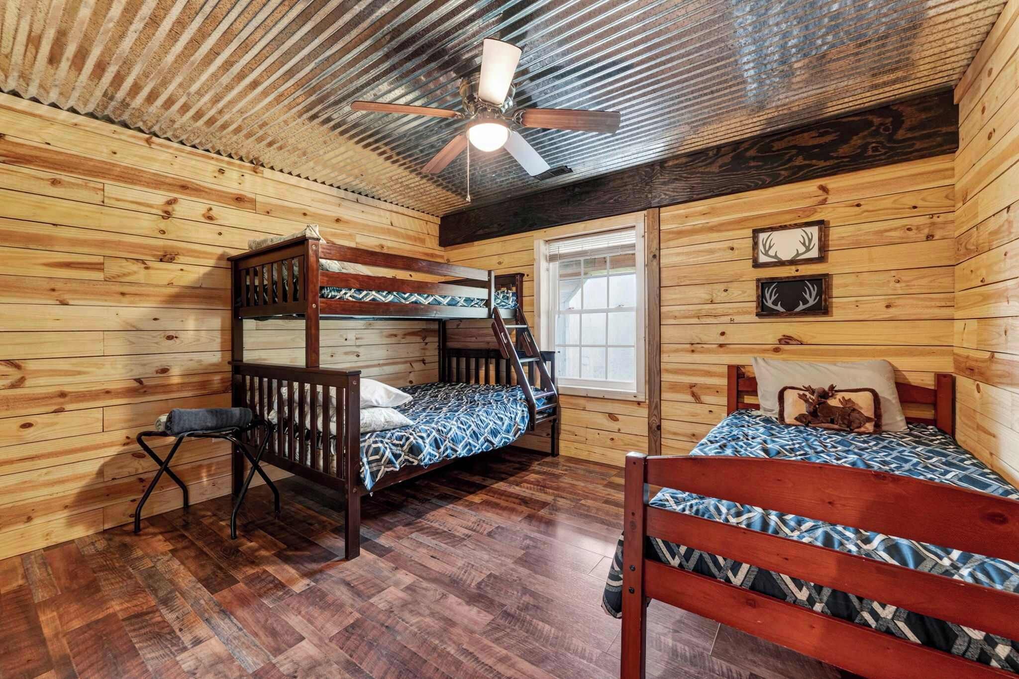 3 habitaciones, cuna de viaje, wifi y ropa de cama 