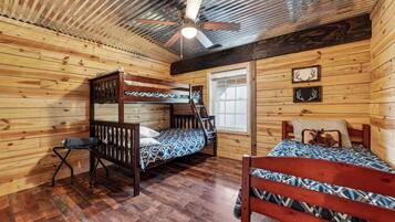 3 habitaciones, cuna de viaje, wifi y ropa de cama