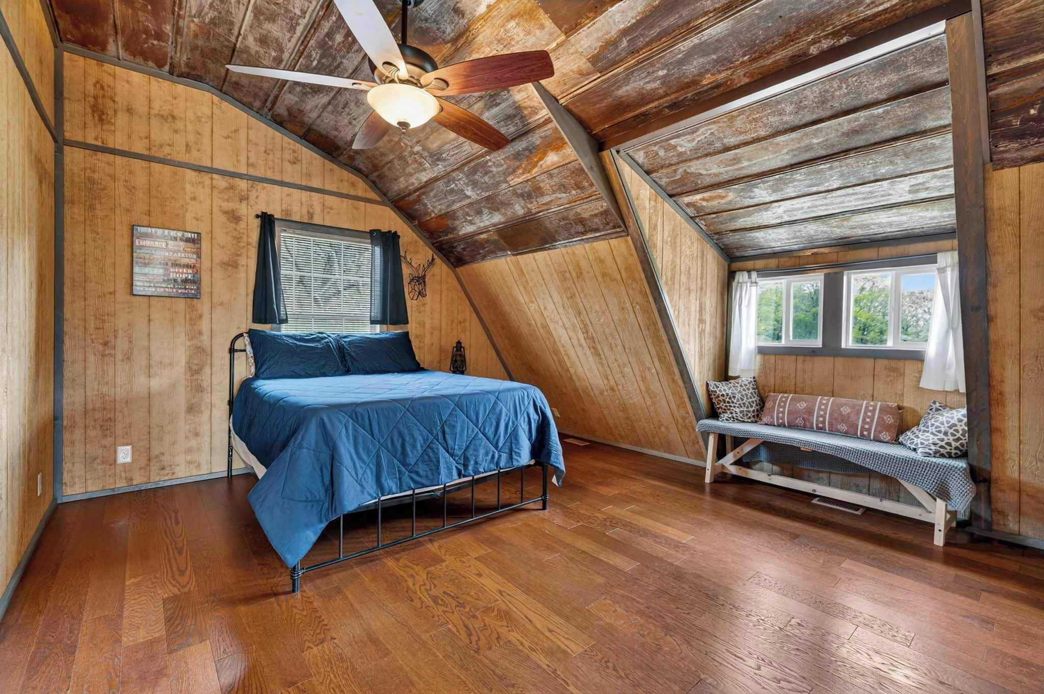 3 bedrooms, travel crib, WiFi, bed sheets