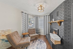 Interior - Cozy Ranch Retreat, near Liberty Triangle w/ EV (Liberty)