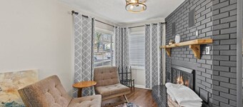 Cozy Ranch Retreat, near Liberty Triangle w/ EV