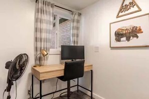 Interior - Brews, Bites, & Pines | Your downtown Flagstaff suite (Flagstaff)
