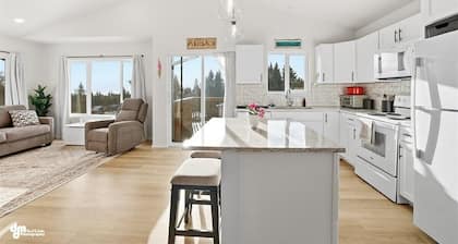 Charming 3-bedroom house in Homer perfect for your getaway