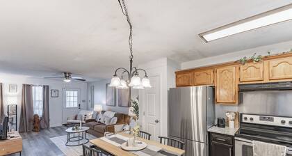 Cozy Cottage 4 Beds home Near Central Decatur