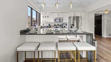 Fridge, microwave, oven, stovetop