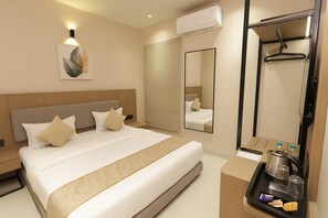 مكتب ومساحة عمل للكمبيوتر المحمول وواي فاي مجانًا