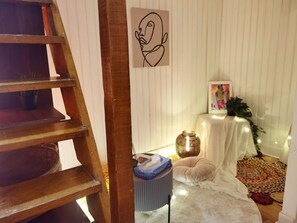 Interior - Cozy Mini-Studio for 2 Near Louvre/ Metro/Elevator (Paris)