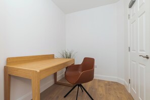 Standard Apartment, City View | Interior - Dean Swift Square (Dublin)