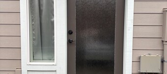 
Studio in Forest Grove offers a ground-floor apartment in Forest Grove, Oregon.