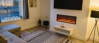 New Modern Home for Families & Groups|Free Parking