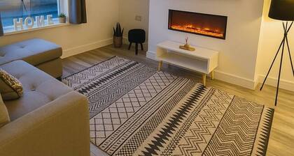 New Modern Home for Families & Groups|Free Parking