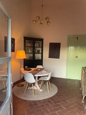 Dining - Stone house in a village (Sant Climent Sescebes)
