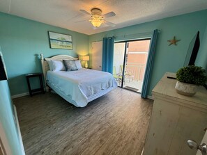 Free WiFi, bed sheets - Sugar Beach 2 Bedroom, 2 Bathroom Condo. Heated Pool. Free Daily Activities! (Orange Beach)