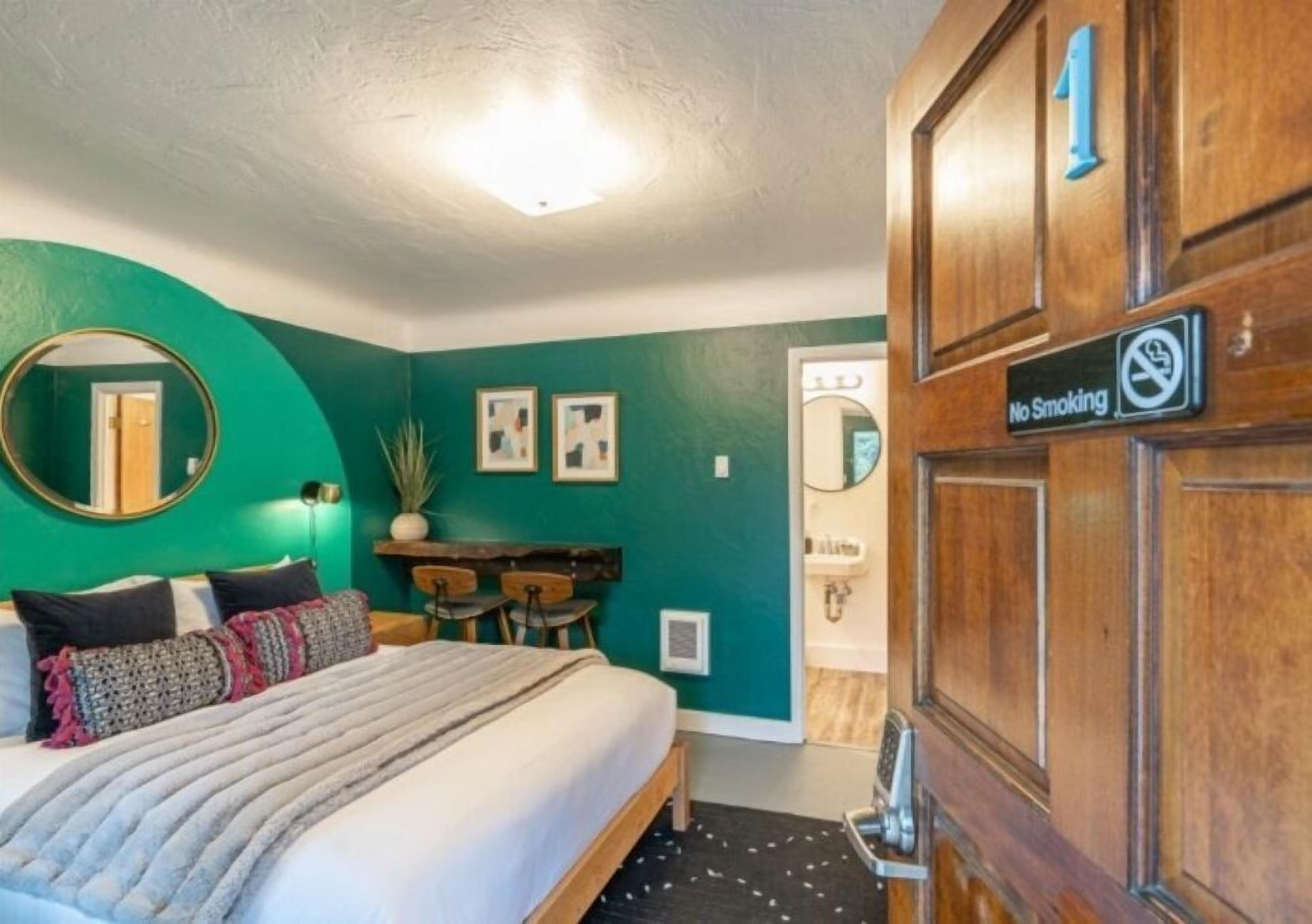 1 chambre, accès au Wi-Fi (inclus), literie fournie