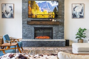 TV, fireplace