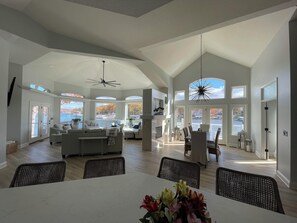 Dining - Lakefront 4-bedrm, 3.5 bath - 2 kitchens, hot tub/sauna, private dock & fire pit (Sunrise Beach)