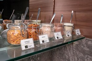 Free daily buffet breakfast  - Rede Andrade Royal (Itabuna)