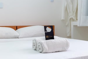 Minibar, wifi gratis y ropa de cama