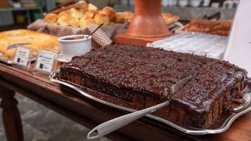 Free daily buffet breakfast