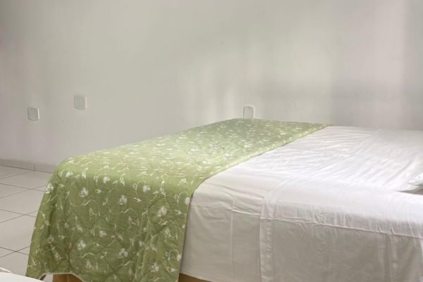 Minibar, free WiFi, bed sheets