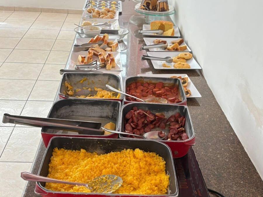 Buffet déjeuner gratuit tous les jours