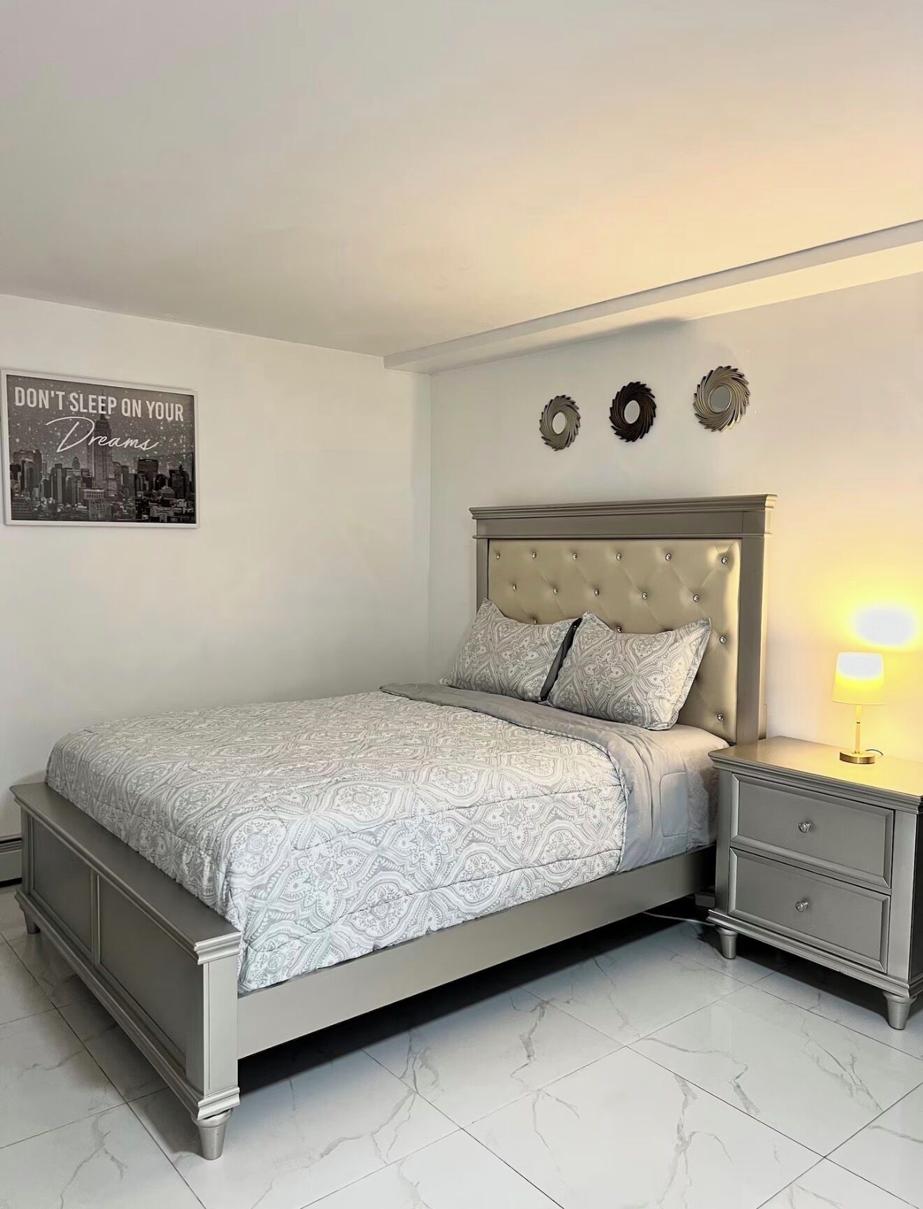 Bügeleisen/Bügelbrett, WLAN, Bettwäsche