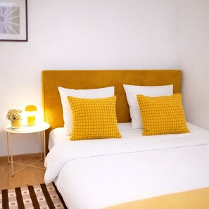 1 bedroom, iron/ironing board, WiFi, bed sheets - Heart of Paris – Walk to Louvre, Opera & Vendôme (Paris)