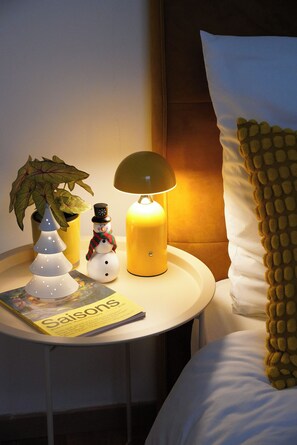 1 bedroom, iron/ironing board, WiFi, bed sheets - Heart of Paris – Walk to Louvre, Opera & Vendôme (Paris)