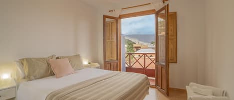 Iron/ironing board, internet, bed sheets