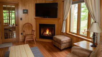 House, Multiple Beds, Fireplace (NR #15) | Living area