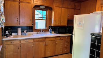 House, Multiple Beds, Fireplace (GS - Big Dipper #3) | Private kitchen