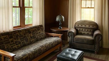 House, Multiple Beds, Fireplace (GS - Big Dipper #3) | Living area